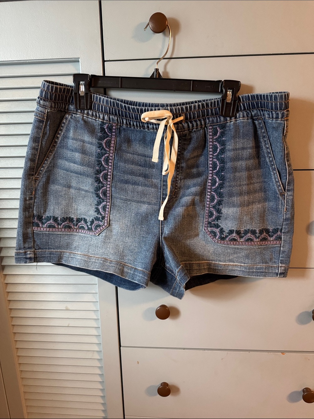INC International Concepts Denim Jean Shorts with Pink Embroidery